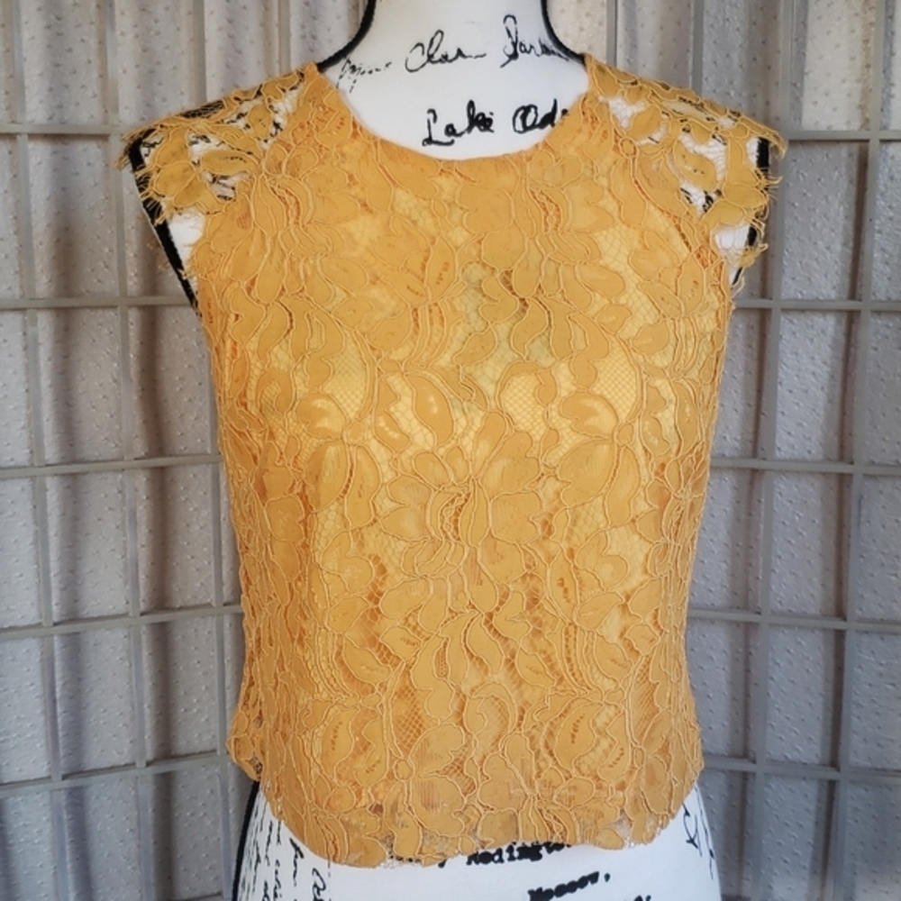 Eva Mendes new lace up lined sleeveless yellow top size S